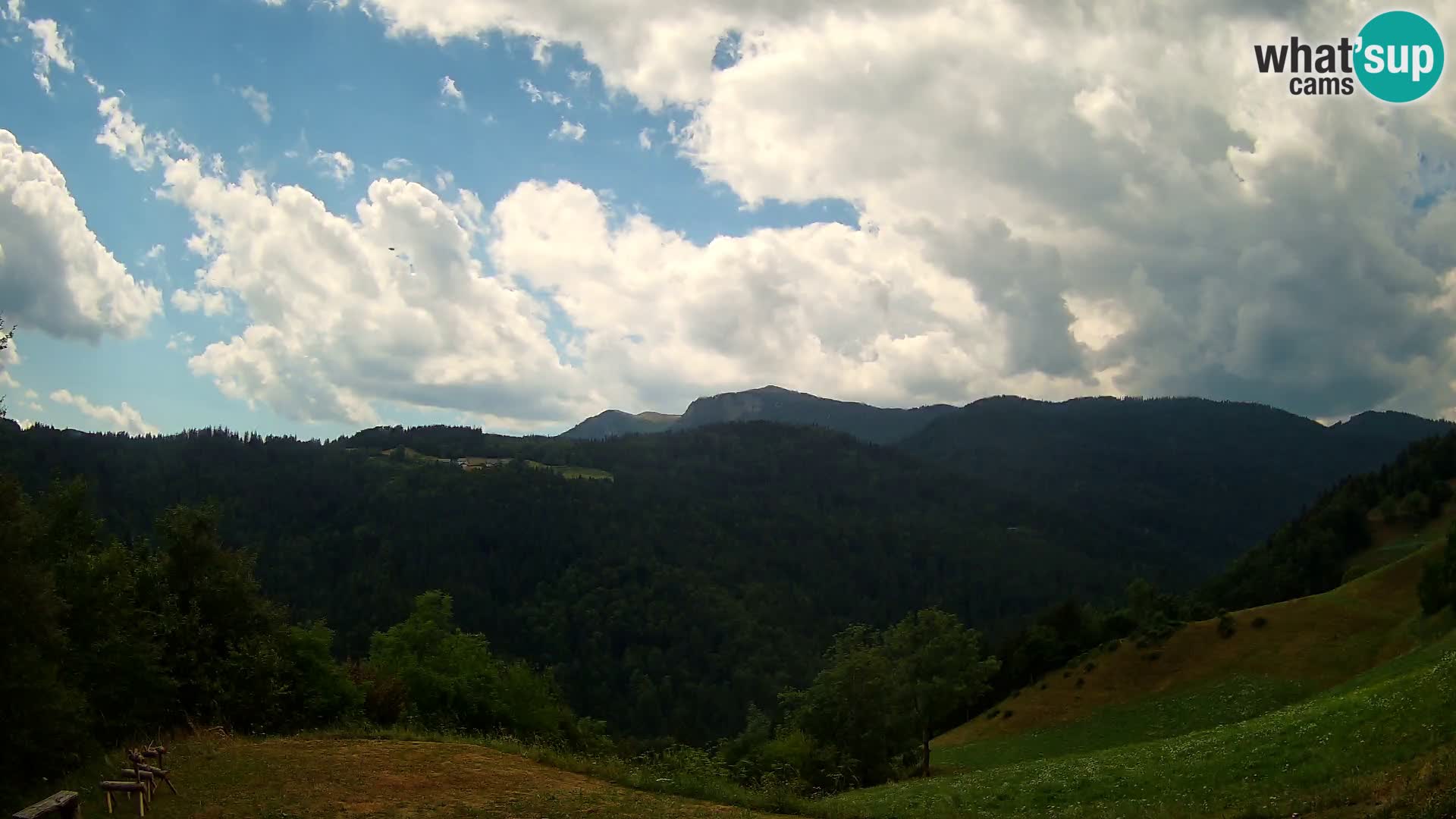 Webcam Brunarica Dražgoše – Liveblick auf Ratitovec (1666 m)