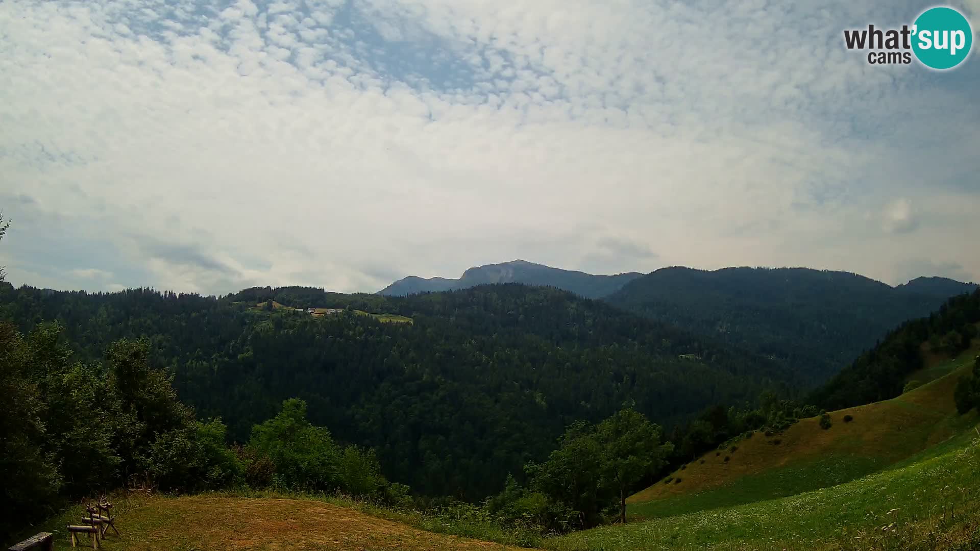 Webcam Brunarica Dražgoše – Vista live sul Ratitovec (1666 m)