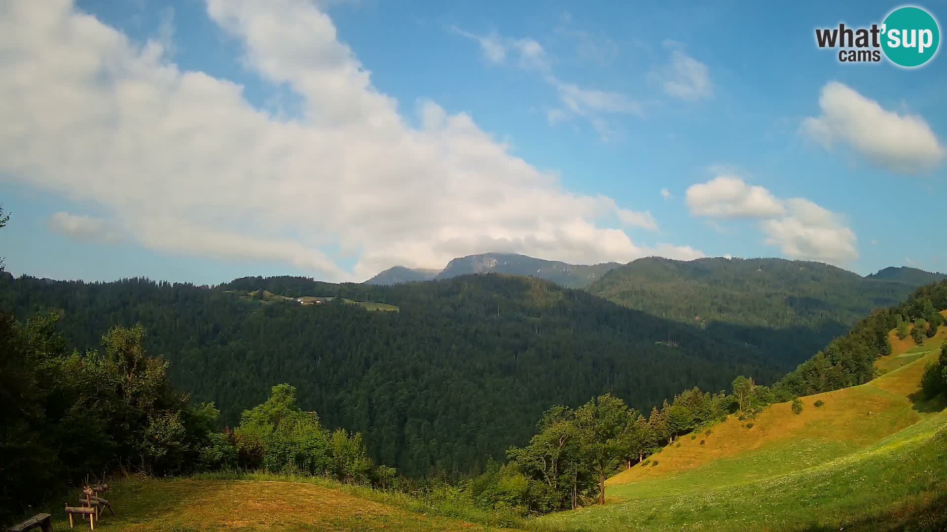 Webcam Brunarica Dražgoše – Liveblick auf Ratitovec (1666 m)