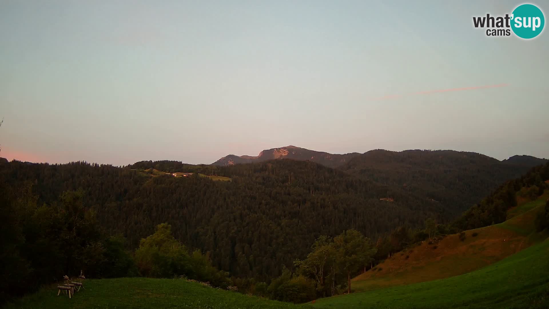 Webcam Brunarica Dražgoše – Live View of Ratitovec (1666 m)