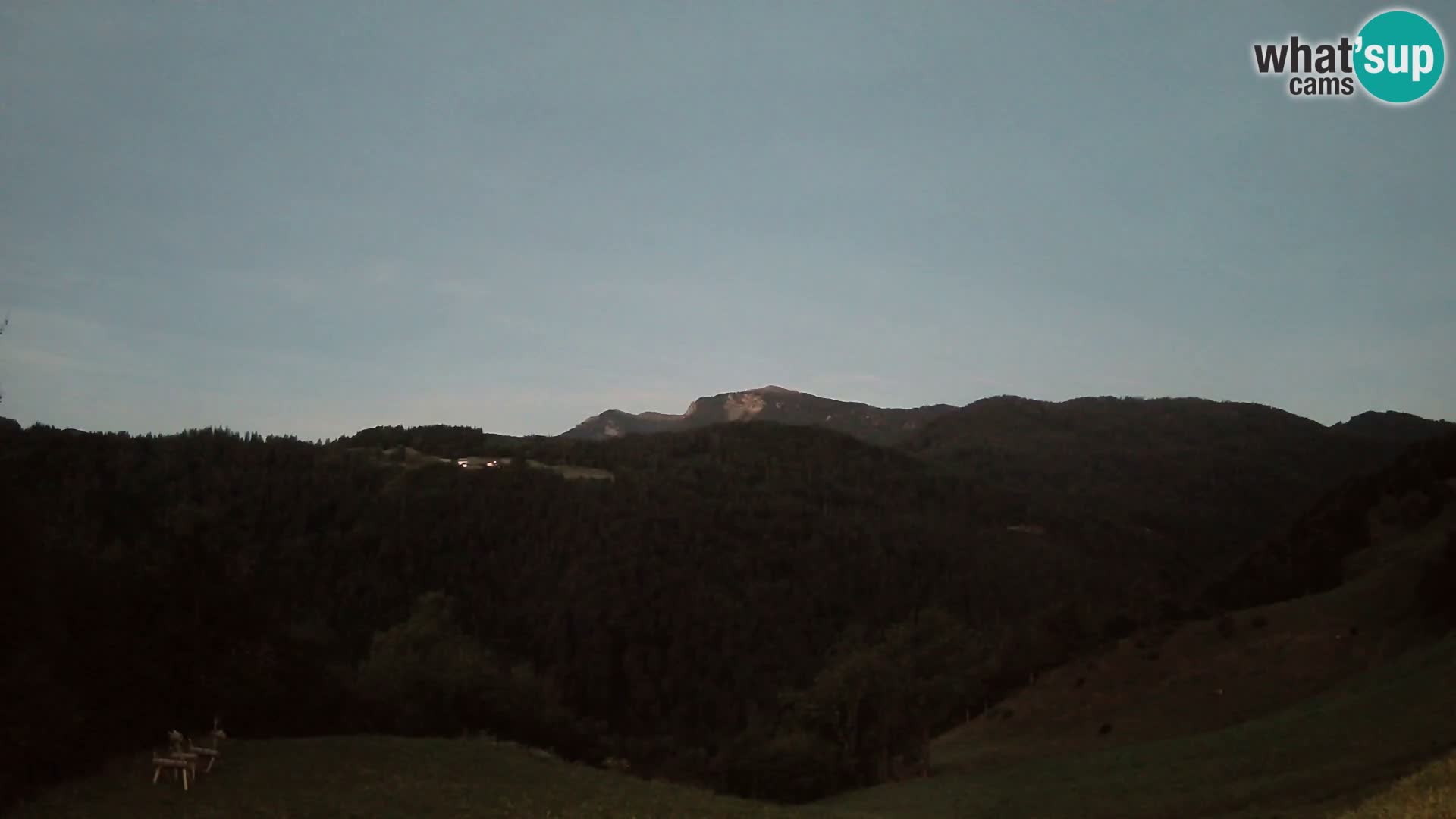 Webcam Brunarica Dražgoše – Live View of Ratitovec (1666 m)