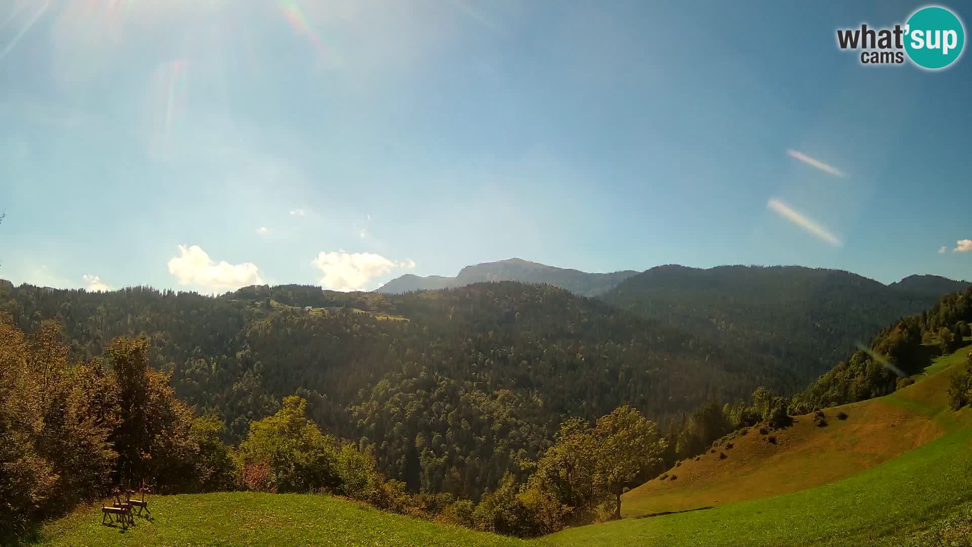 Webcam Brunarica Dražgoše – Live View of Ratitovec (1666 m)