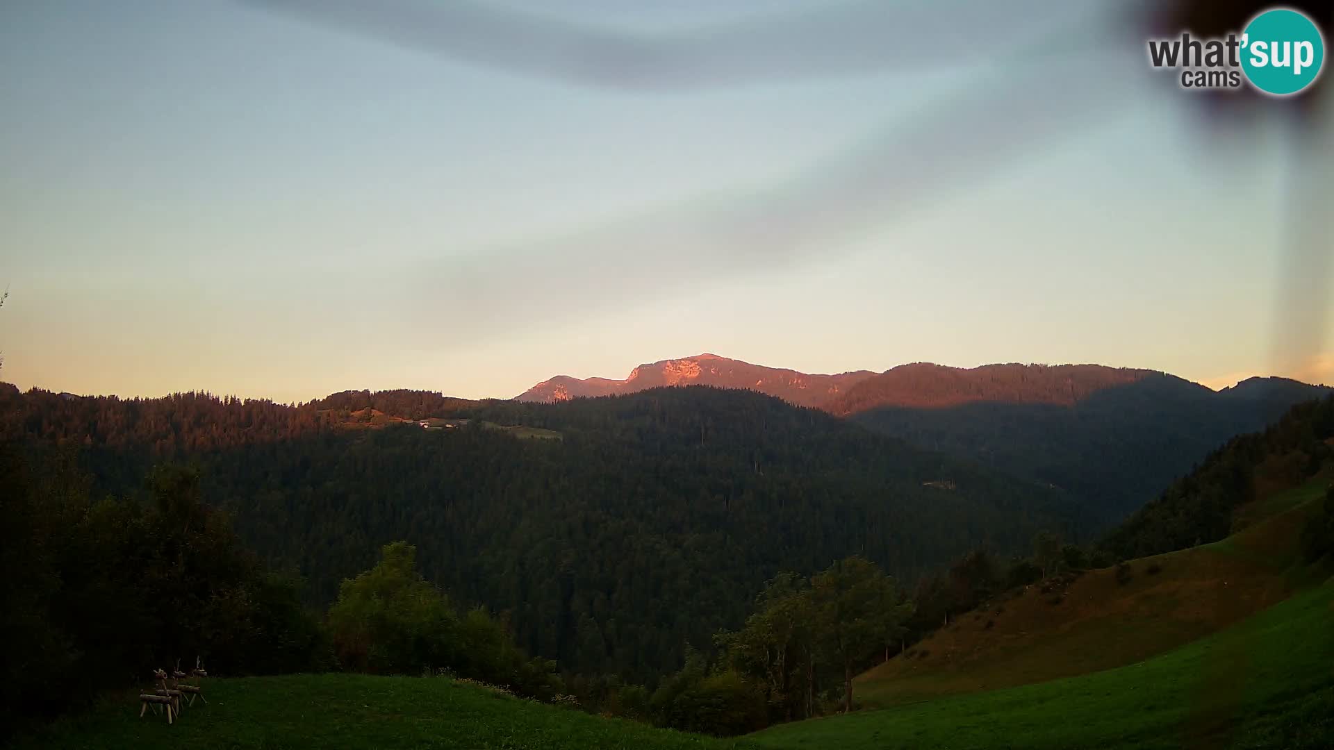 Webcam Brunarica Dražgoše – Live View of Ratitovec (1666 m)