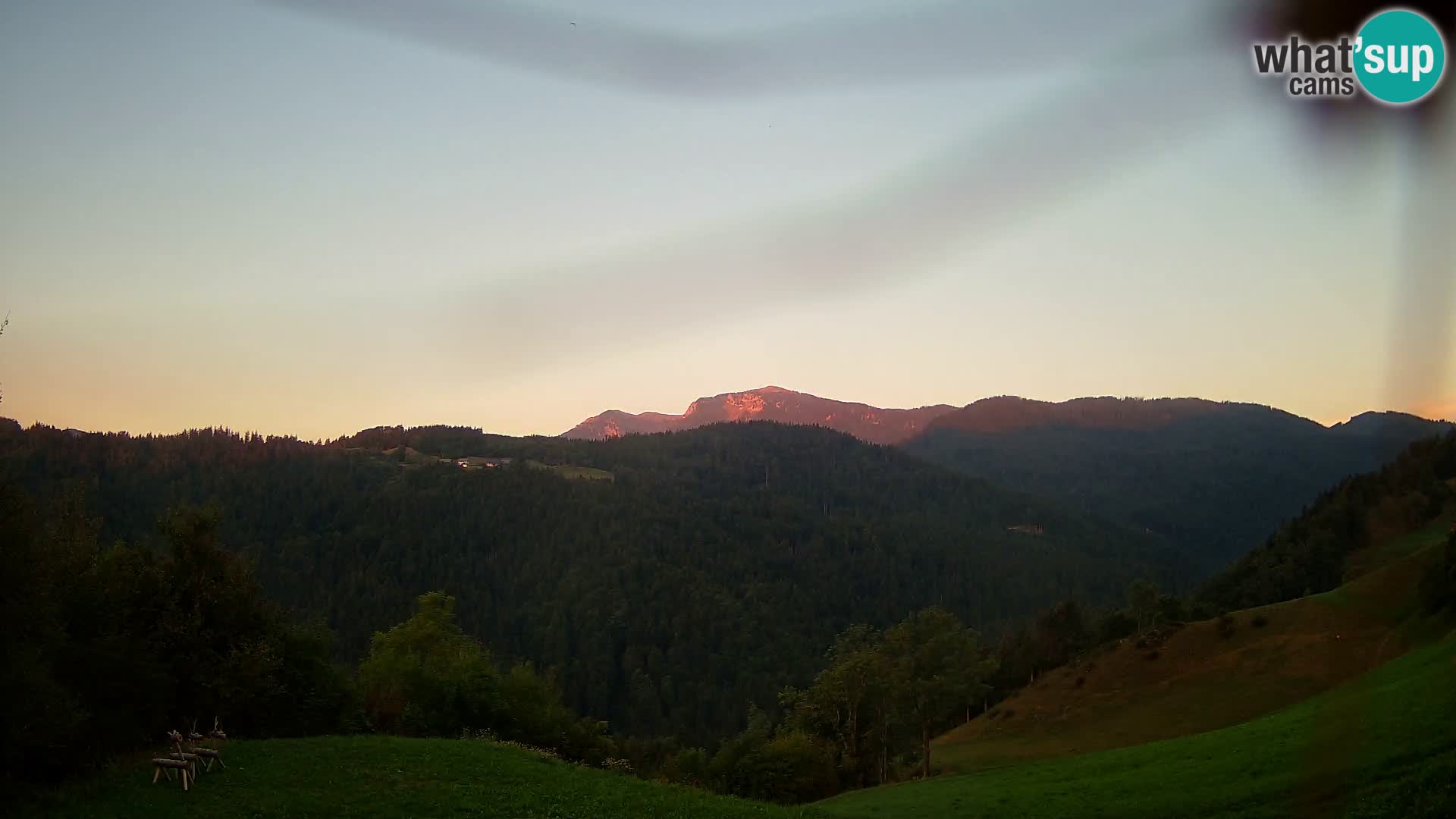 Webcam Brunarica Dražgoše – Live View of Ratitovec (1666 m)