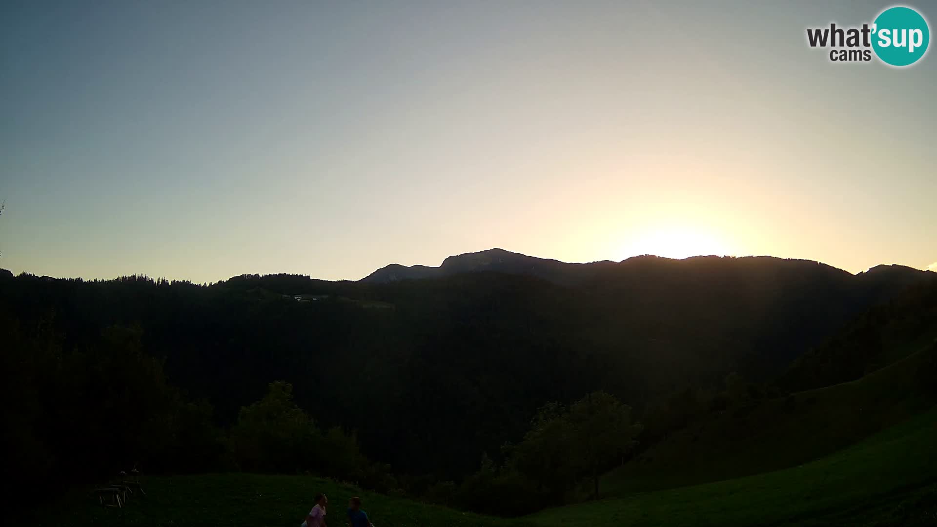 Webcam Brunarica Dražgoše – Vista live sul Ratitovec (1666 m)