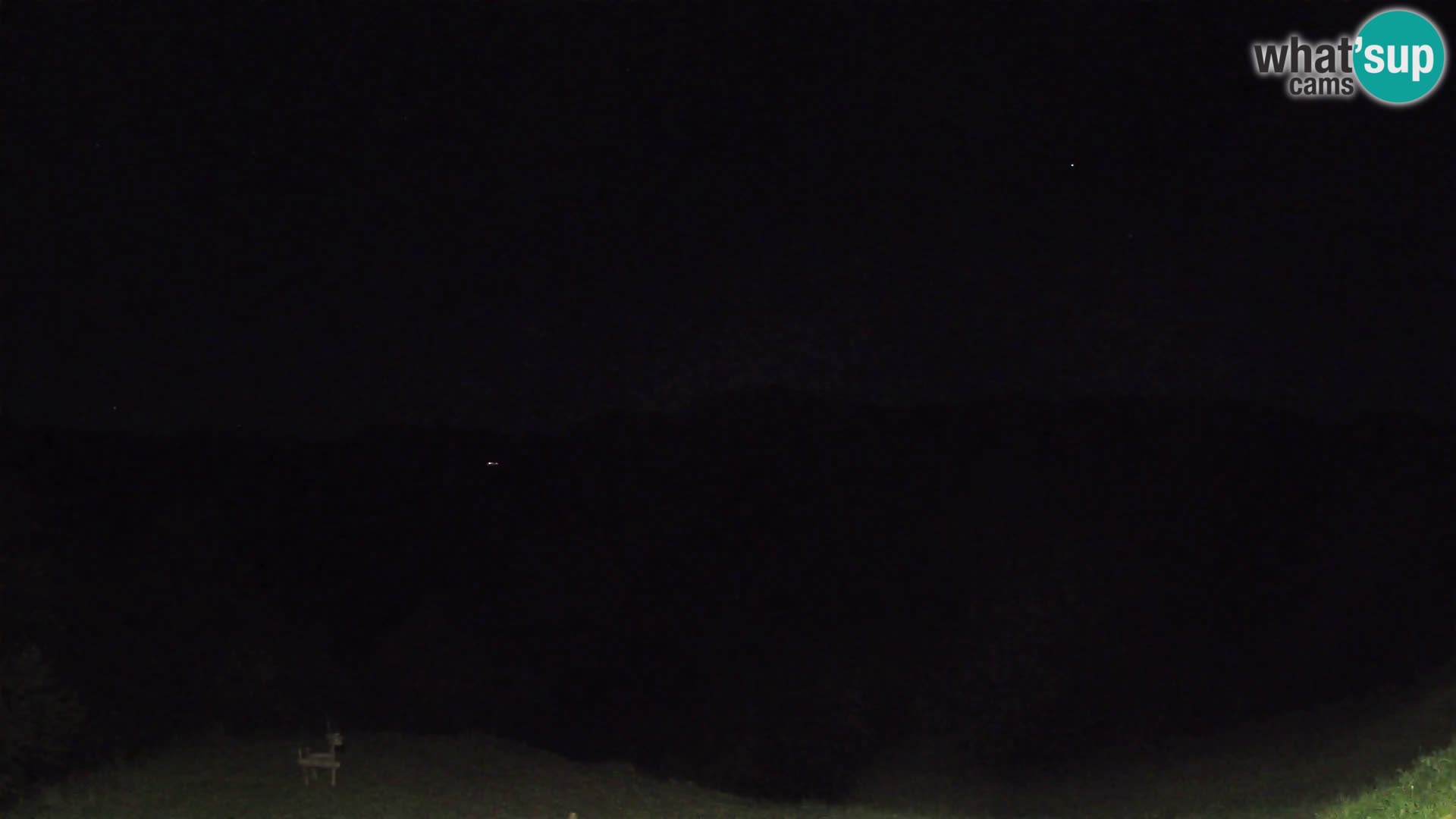Webcam Brunarica Dražgoše – Live View of Ratitovec (1666 m)