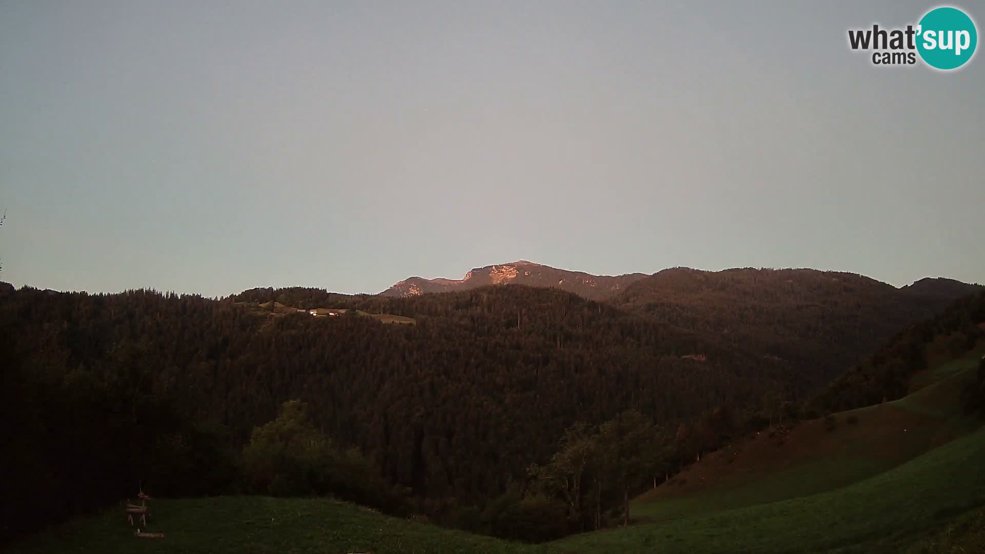 Webcam Brunarica Dražgoše – Liveblick auf Ratitovec (1666 m)