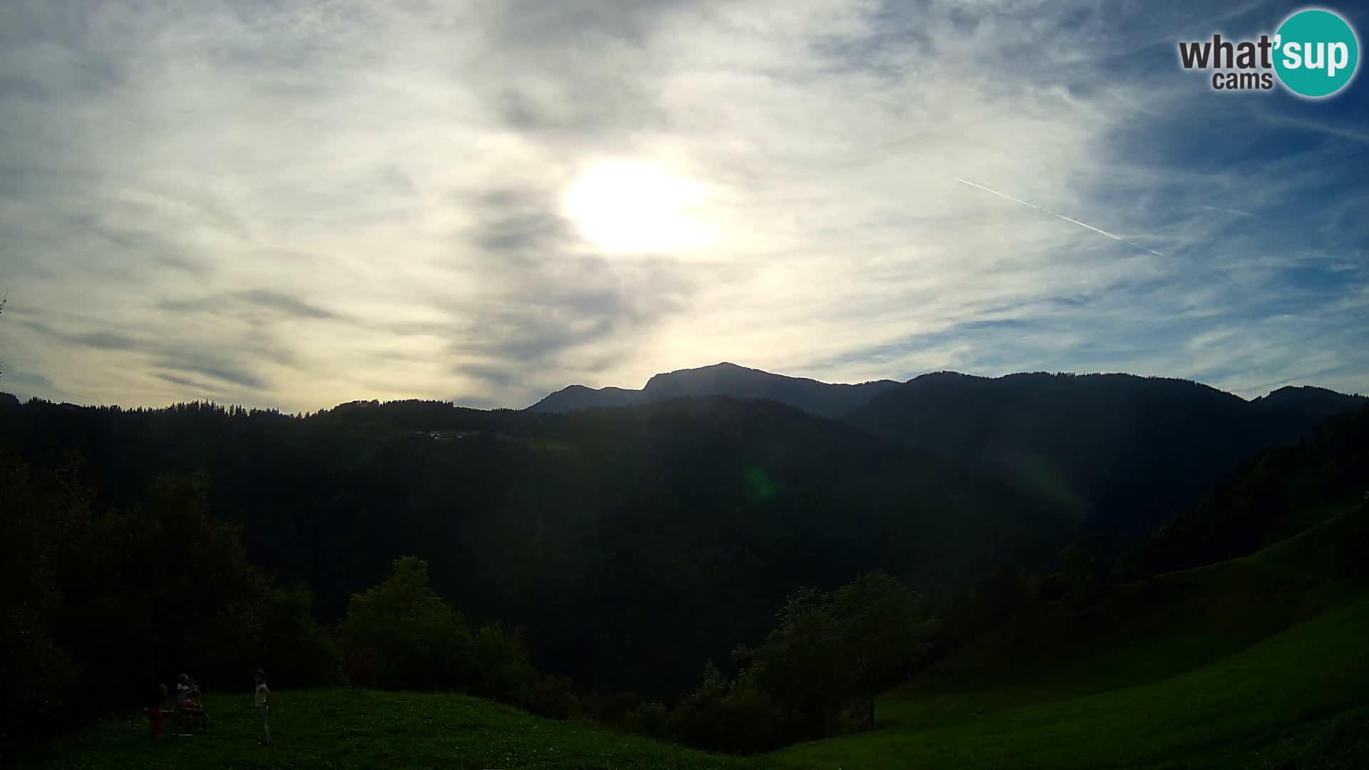 Web kamera Brunarica Dražgoše – Pogled uživo na Ratitovec (1666 m)